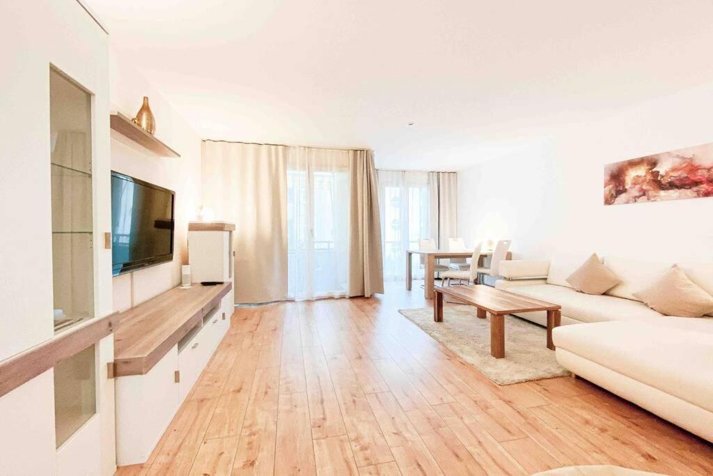 Luxury Home Cinema 2R Apt + Balcony / 65M² 라이프치히 외부 사진
